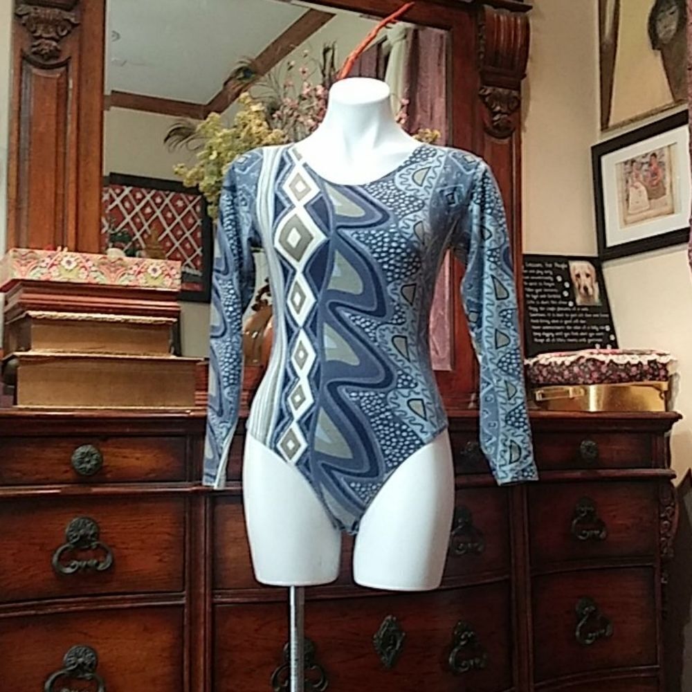 Smart set bodysuit top 